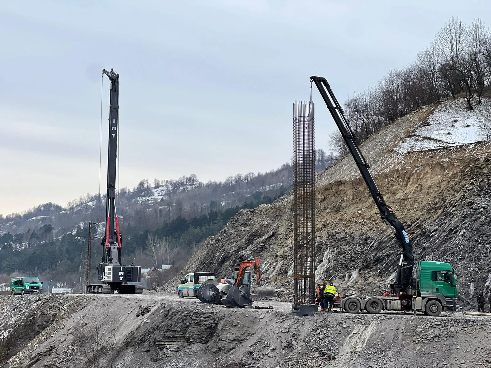 Foraje piloți acces rutier Autostrada A3 Comarnic - Edil Geosonda
